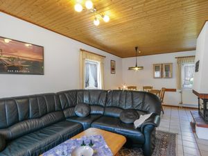 23735232-Ferienhaus-6-Thalfang-300x225-2