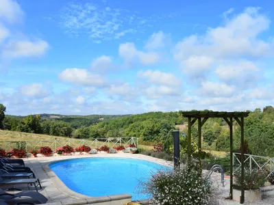 PoolOfHouse