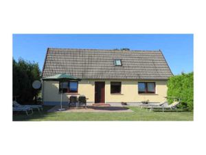 22082885-Ferienhaus-4-Thesenvitz-300x225-0