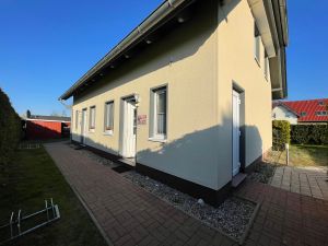 24015645-Ferienhaus-4-Thiessow-300x225-1