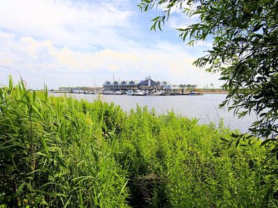 Variable Aussicht von oben auf den See