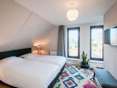Helles Doppelzimmer mit eigenem Bad und eigenem TV