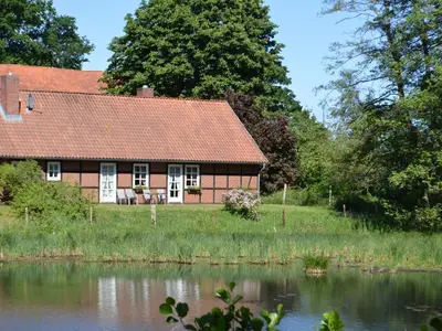 Außenansicht des Gebäudes. Das Landhaus
