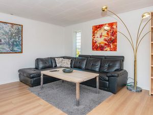 21644765-Ferienhaus-6-Thorsminde-300x225-3