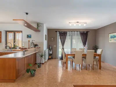 Ferienhaus für 8 Personen (144 m²) in Tinjan 5/10