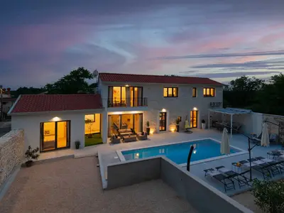 Ferienhaus für 10 Personen (180 m²) in Tinjan 1/10