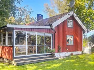 23569125-Ferienhaus-7-Tjörn-300x225-5