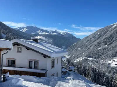 Außenseite Ferienhaus [Winter]