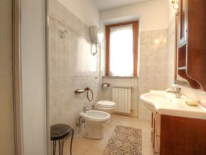 23837904-Ferienhaus-6-Todi-300x225-1