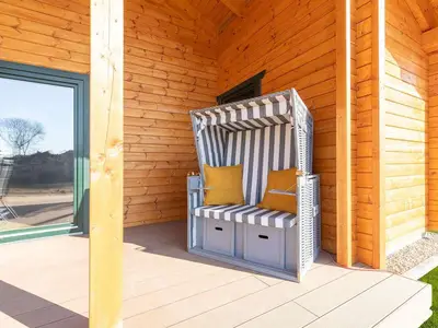 Terrasse mit Strandkorb