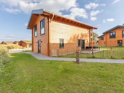 Außenansicht mit Terrasse