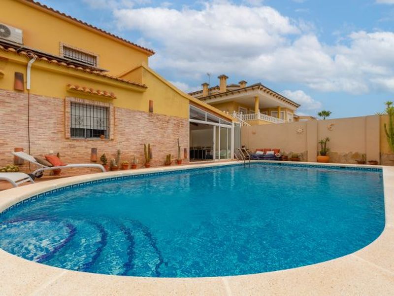 23543380-Ferienhaus-4-Torrevieja-800x600-1