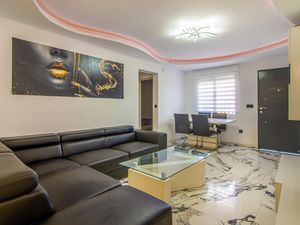 24018249-Ferienhaus-4-Torrevieja-300x225-2