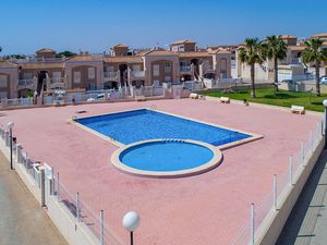 24008033-Ferienhaus-7-Torrevieja-300x225-1