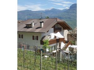 23981784-Ferienhaus-4-Tramin-300x225-0