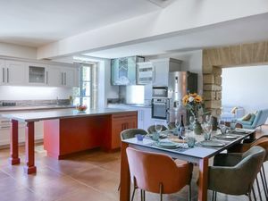 24055149-Ferienhaus-10-Travaillan-300x225-4