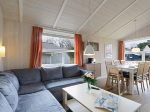 23738939-Ferienhaus-6-Travemünde-300x225-5