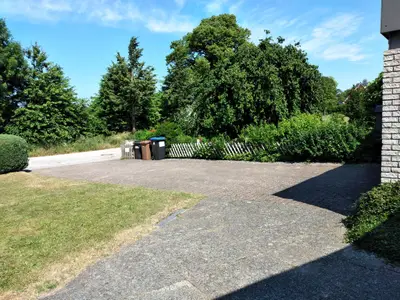 20210628_4 Stellflächen vor der Doppelgarage