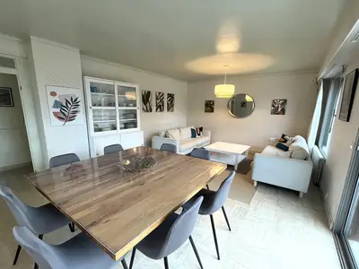 DiningRoom