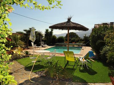 La piscine -depuis la terrasse couverte