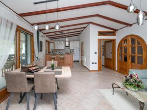 23765176-Ferienhaus-6-Trgetari-300x225-4