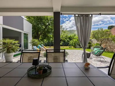 Ferienhaus für 8 Personen (400 m²) in Tribalj 8/10