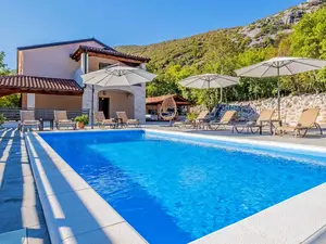 Ferienhaus für 8 Personen (200 m²) in Tribalj