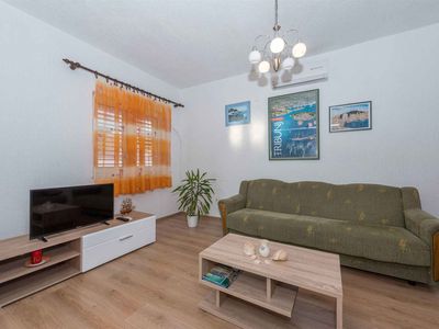 Ferienhaus für 6 Personen (80 m²) in Tribunj 9/10