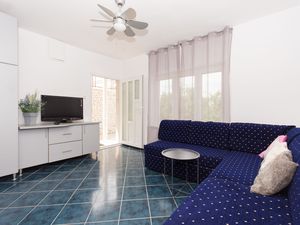 Ferienhaus für 8 Personen (90 m²) in Trogir