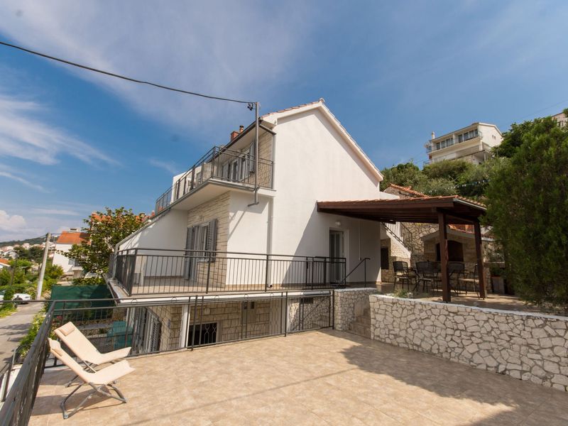 21728001-Ferienhaus-8-Trogir-800x600-1