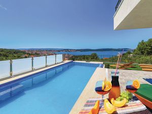 23738009-Ferienhaus-12-Trogir-300x225-1