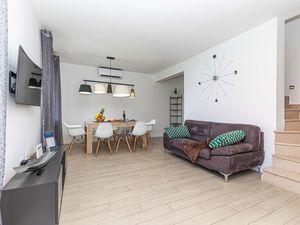 23741437-Ferienhaus-8-Trogir-300x225-4