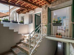 24031053-Ferienhaus-5-Trogir-300x225-1