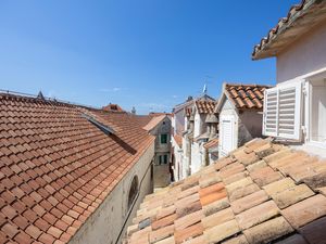 24056282-Ferienhaus-8-Trogir-300x225-1