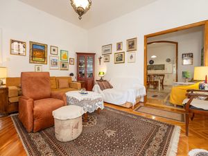 24056282-Ferienhaus-8-Trogir-300x225-2