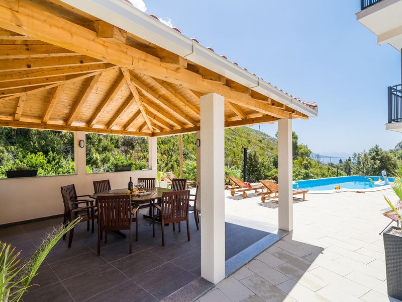 23744920-Ferienhaus-10-Trstenik-800x600-0