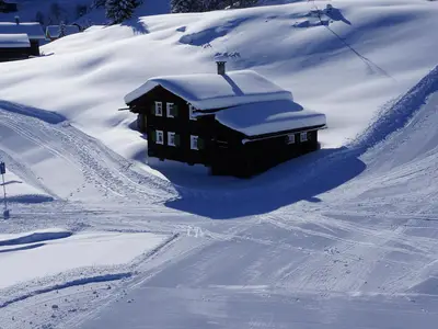 Direkt mit den Skiern zum Haus