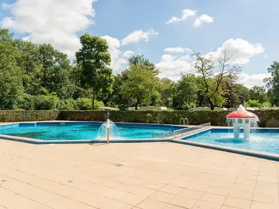 PoolOfHouse