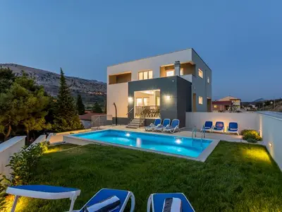 Ferienhaus für 13 Personen in Tugare 1/10
