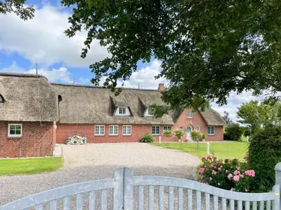 Ferienhaus für 8 Personen (336 m²) in Tümlauer Koog 1/10