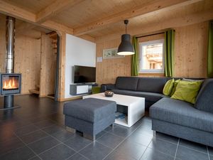 24049596-Ferienhaus-12-Turrach-300x225-5