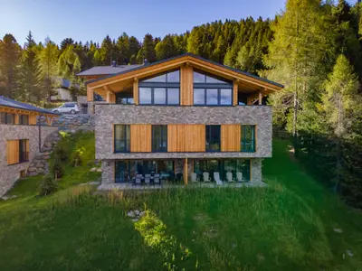 Außenseite Ferienhaus [Sommer]