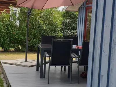 heiße Sommertage luden zum Verweilen auf der Terrasse ein