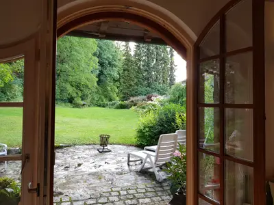 Zur Terrasse und Liegewiese