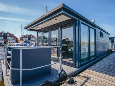 Außenseite Ferienhaus [Sommer]