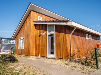 Außenseite Ferienhaus [Sommer]