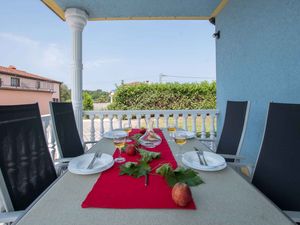 23779045-Ferienhaus-10-Umag-300x225-1