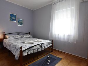 23300417-Ferienhaus-6-Umag-300x225-5