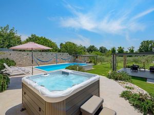 23950983-Ferienhaus-6-Umag-300x225-1