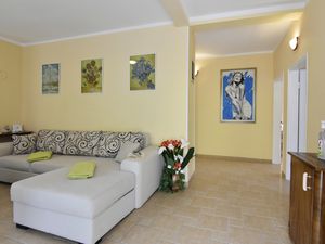 23975960-Ferienhaus-6-Umag-300x225-1